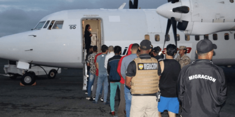 Panamá ha expulsado a más de mil extranjeros el último año